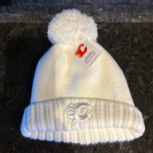 NWT Calgary Flames Toque.